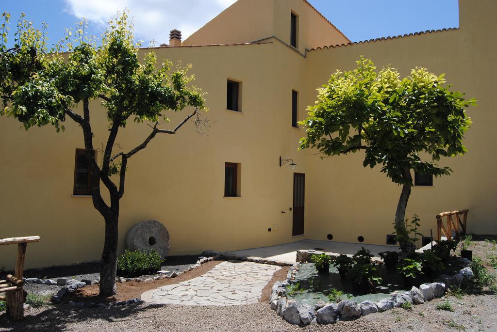 Il Giardino Di Julia B&B Тортора Экстерьер фото